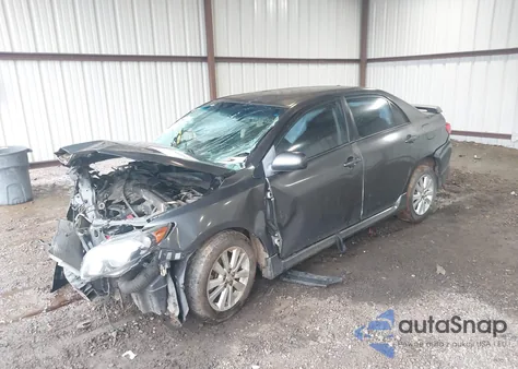 2010 Toyota Corolla S z USA, uszkodzony, nr VIN 2T1BU4EE7AC498942